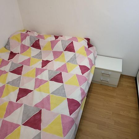 Stan Na Dan Prnjavor, Gajba U Centru Lejlighed Eksteriør billede
